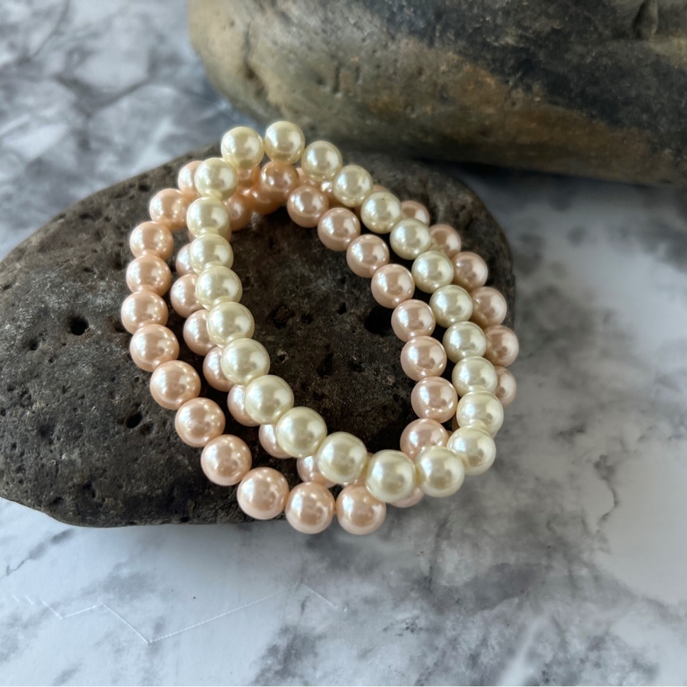 3/$20 Deal 3 Piece Pearl Bracelet Set
